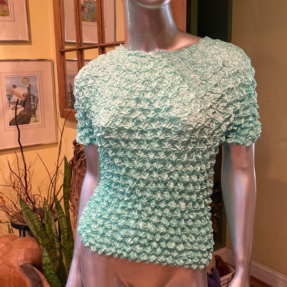 F.C unique stretch highly textured shirt great dress up/ dress down mint green